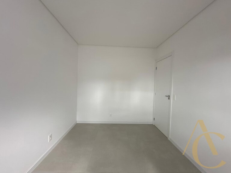 Apartamento à venda – 2 quartos sendo 1 suíte – João Paulo – Florianópolis/SC.