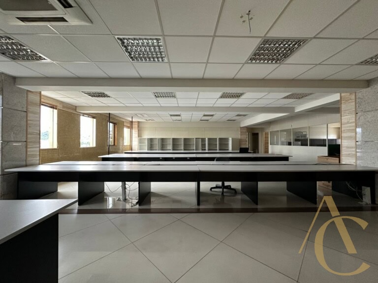 Sala à venda – 344,83m² – Barreiros – São José /SC.