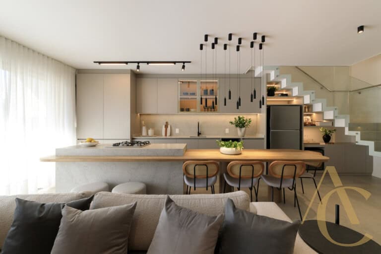 Apartamento duplex à venda – 2 suítes – Decorado – João Paulo – Florianópolis/SC.