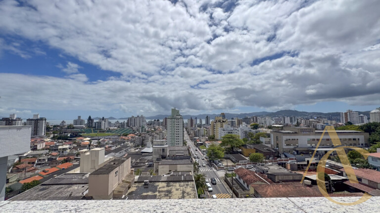 Apartamento à venda – 03 quartos sendo 01 suíte – Estreito, Florianópolis/SC.