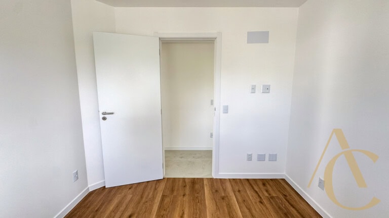 Apartamento à venda – 03 quartos sendo 01 suíte – Estreito, Florianópolis/SC.