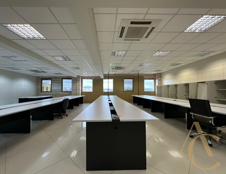 Sala à venda – 344,83m² – Barreiros – São José /SC.