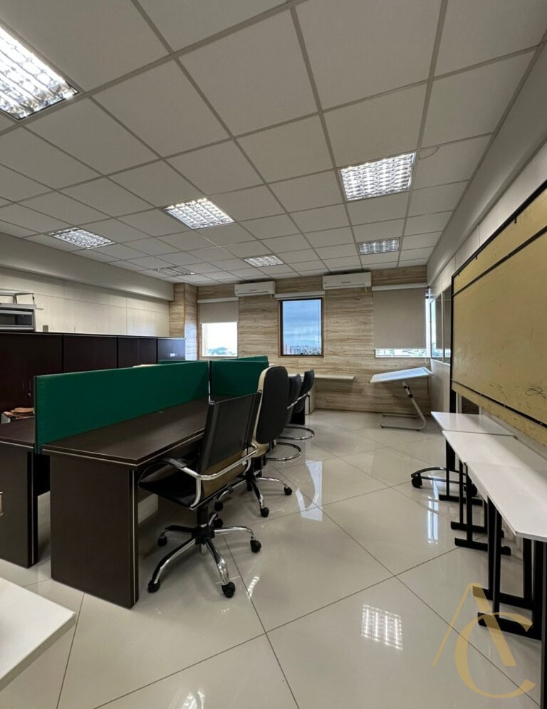 Sala à venda – 344,83m² – Barreiros – São José /SC.