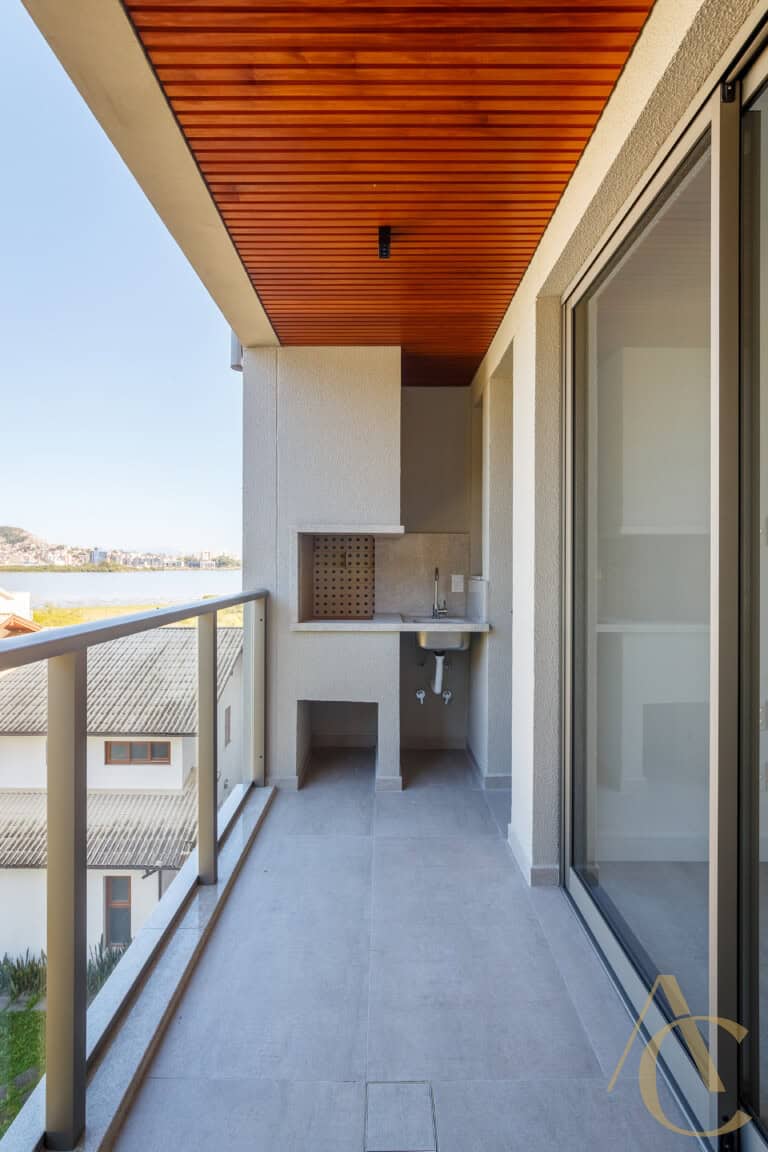 Apartamento à venda – 1 suíte e 2 demi-suítes – João Paulo – Florianópolis/SC.