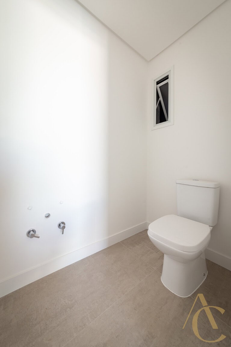 Apartamento à venda – 1 suíte e 2 demi-suítes – João Paulo – Florianópolis/SC.