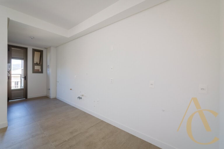 Apartamento à venda – 1 suíte e 2 demi-suítes – João Paulo – Florianópolis/SC.