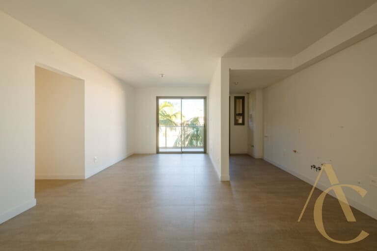 Apartamento à venda – 1 suíte e 2 demi-suítes – João Paulo – Florianópolis/SC.