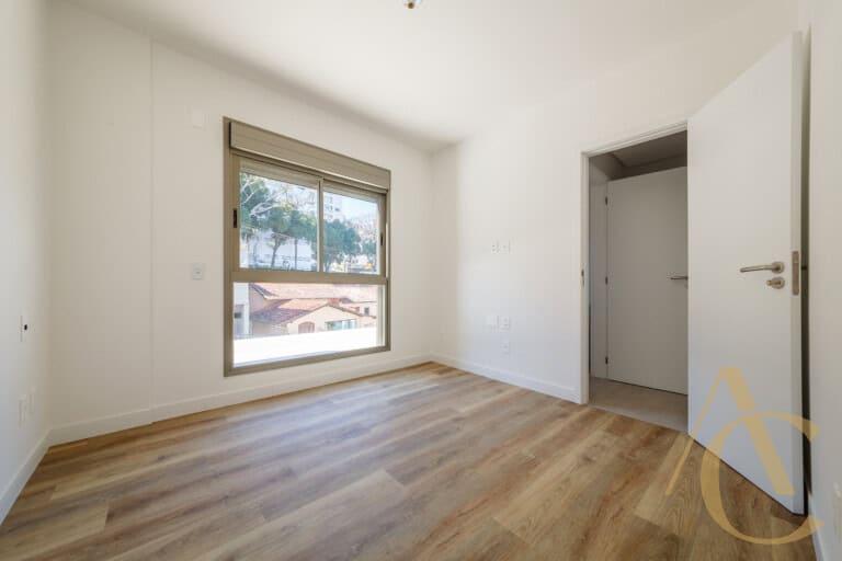 Apartamento à venda – 1 suíte e 2 demi-suítes – João Paulo – Florianópolis/SC.