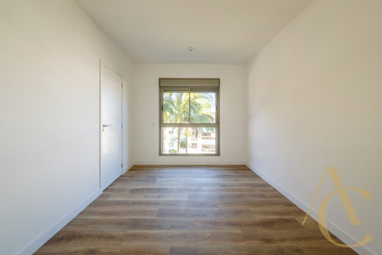 Apartamento à venda – 1 suíte e 2 demi-suítes – João Paulo – Florianópolis/SC.