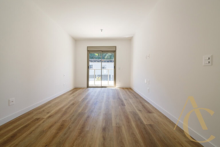 Apartamento à venda – 1 suíte e 2 demi-suítes – João Paulo – Florianópolis/SC.