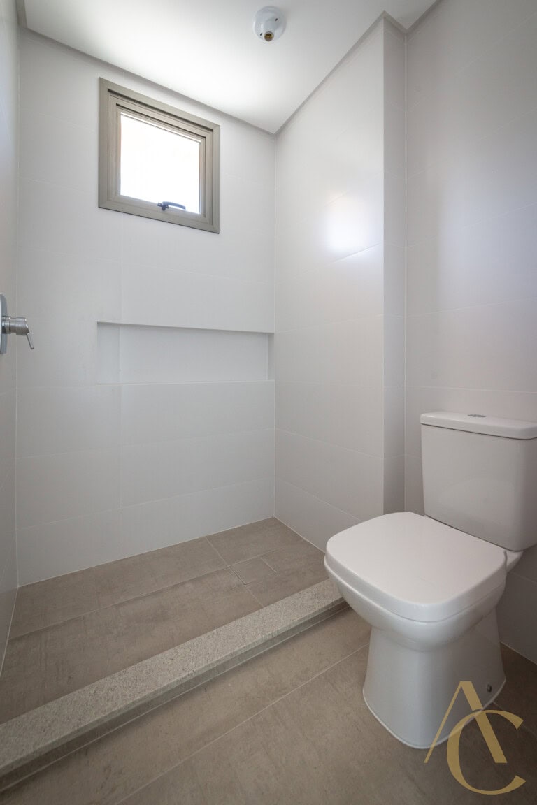 Apartamento à venda – 1 suíte e 2 demi-suítes – João Paulo – Florianópolis/SC.