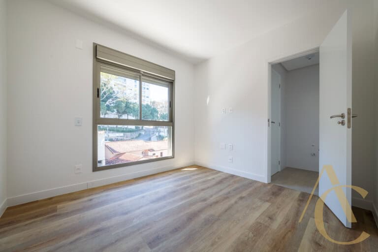 Apartamento à venda – 1 suíte e 2 demi-suítes – João Paulo – Florianópolis/SC.