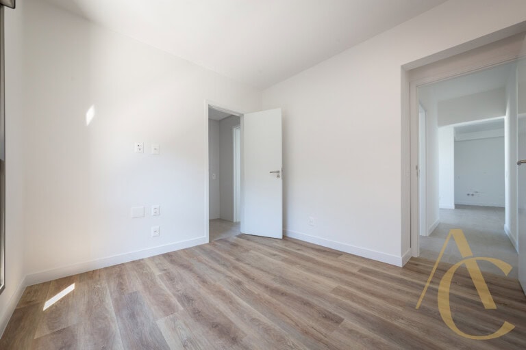 Apartamento à venda – 1 suíte e 2 demi-suítes – João Paulo – Florianópolis/SC.