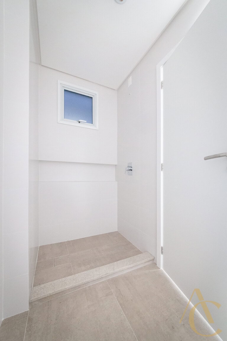 Apartamento à venda – 1 suíte e 2 demi-suítes – João Paulo – Florianópolis/SC.