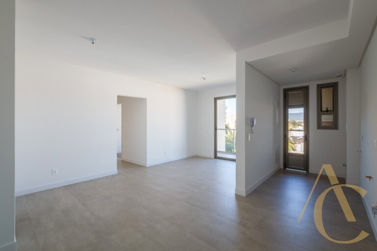 Apartamento à venda – 1 suíte e 2 demi-suítes – João Paulo – Florianópolis/SC.