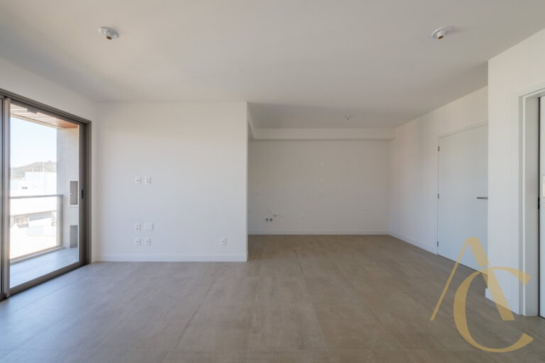 Apartamento à venda – 1 suíte e 2 demi-suítes – João Paulo – Florianópolis/SC.