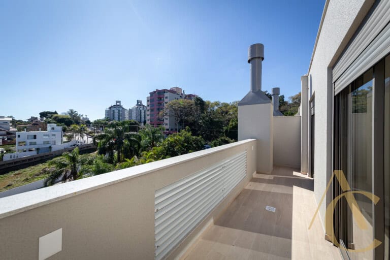 Apartamento duplex à venda – 2 suítes – João Paulo – Florianópolis/SC.