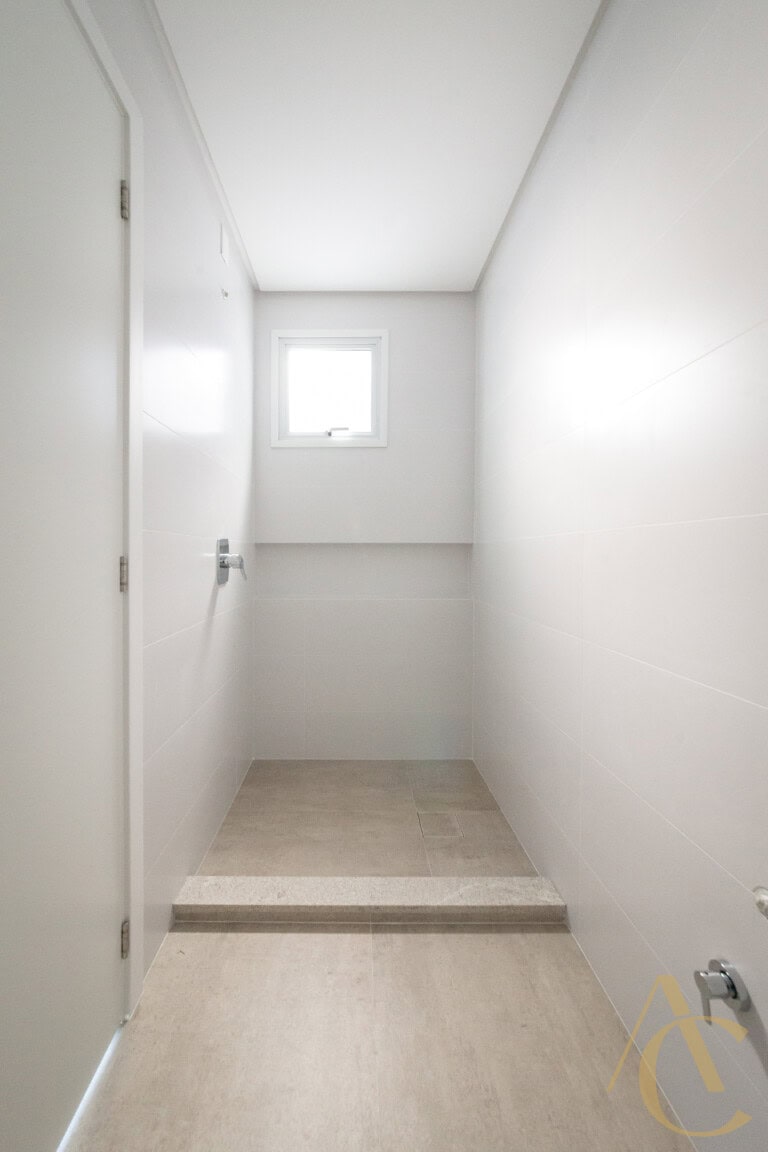 Apartamento duplex à venda – 3 quartos sendo 1 suíte – João Paulo – Florianópolis/SC.