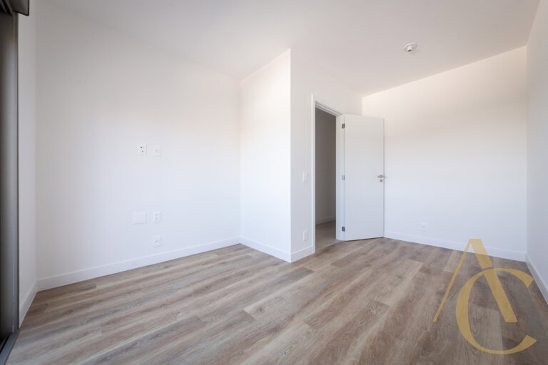 Apartamento duplex à venda – 3 quartos sendo 1 suíte – João Paulo – Florianópolis/SC.