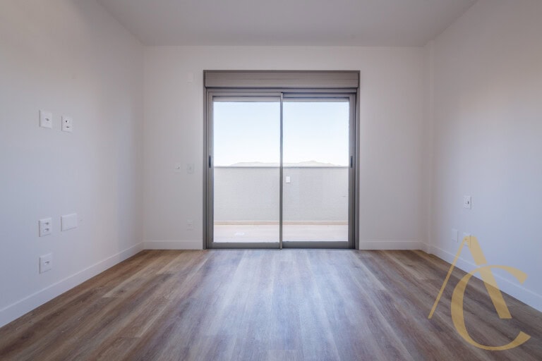 Apartamento duplex à venda – 3 quartos sendo 1 suíte – João Paulo – Florianópolis/SC.