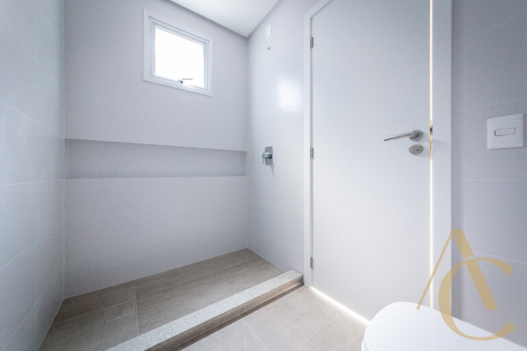 Apartamento duplex à venda – 3 quartos sendo 1 suíte – João Paulo – Florianópolis/SC.