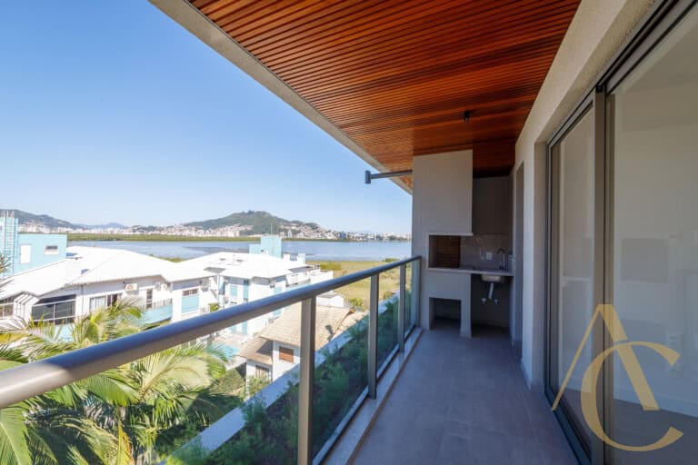 Apartamento duplex à venda – 1 suíte e 2 demi-suítes – João Paulo, Florianópolis/SC.