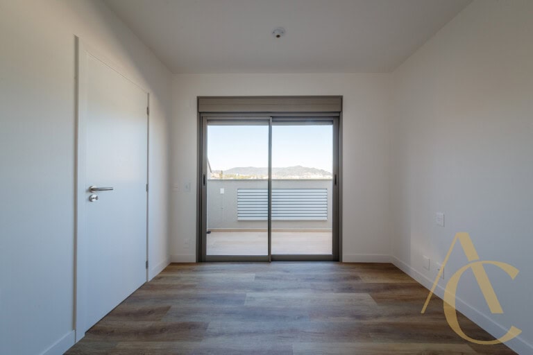 Apartamento duplex à venda – 1 suíte e 2 demi-suítes – João Paulo, Florianópolis/SC.