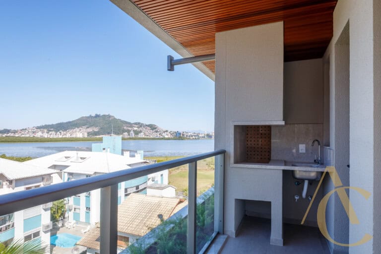 Apartamento duplex à venda – 1 suíte e 2 demi-suítes – João Paulo, Florianópolis/SC.