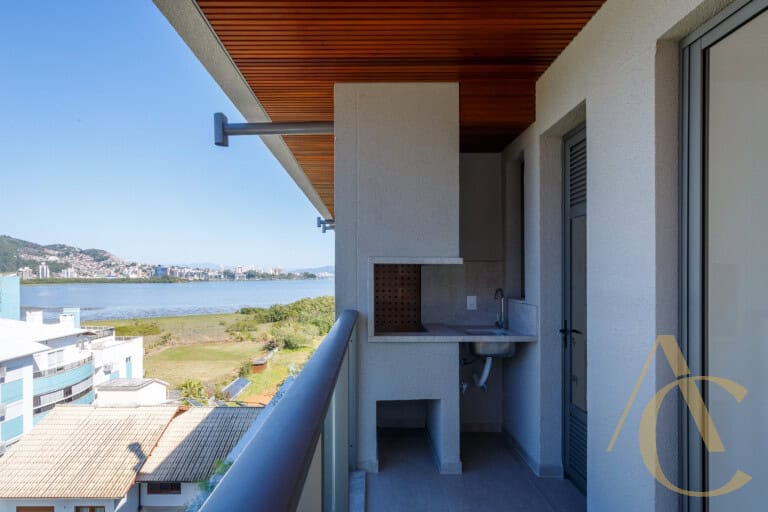 Apartamento duplex à venda – 1 suíte e 2 demi-suítes – João Paulo, Florianópolis/SC.