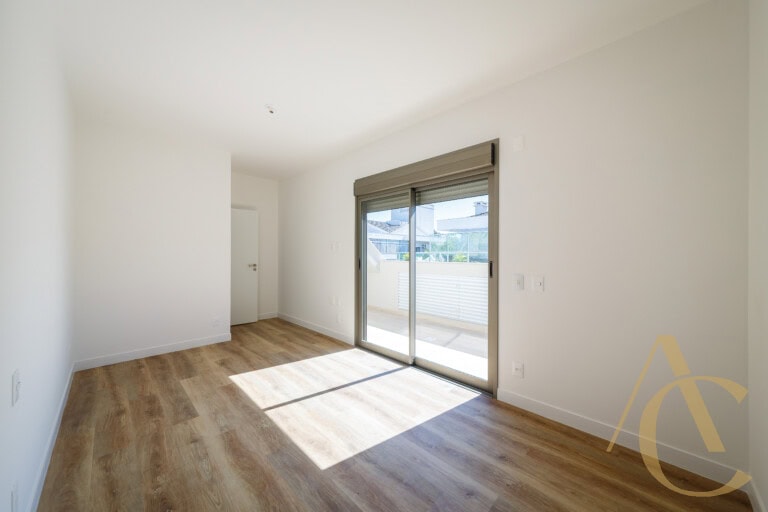 Apartamento duplex à venda – 2 suítes – João Paulo – Florianópolis/SC.