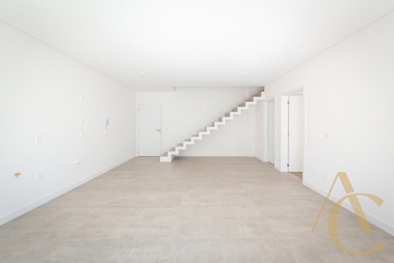 Apartamento duplex à venda – 2 suítes – João Paulo – Florianópolis/SC.