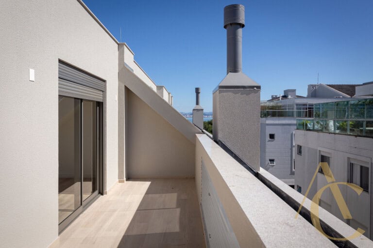 Apartamento duplex à venda – 2 suítes – João Paulo – Florianópolis/SC.