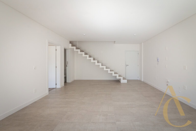 Apartamento duplex à venda – 2 suítes – João Paulo – Florianópolis/SC.