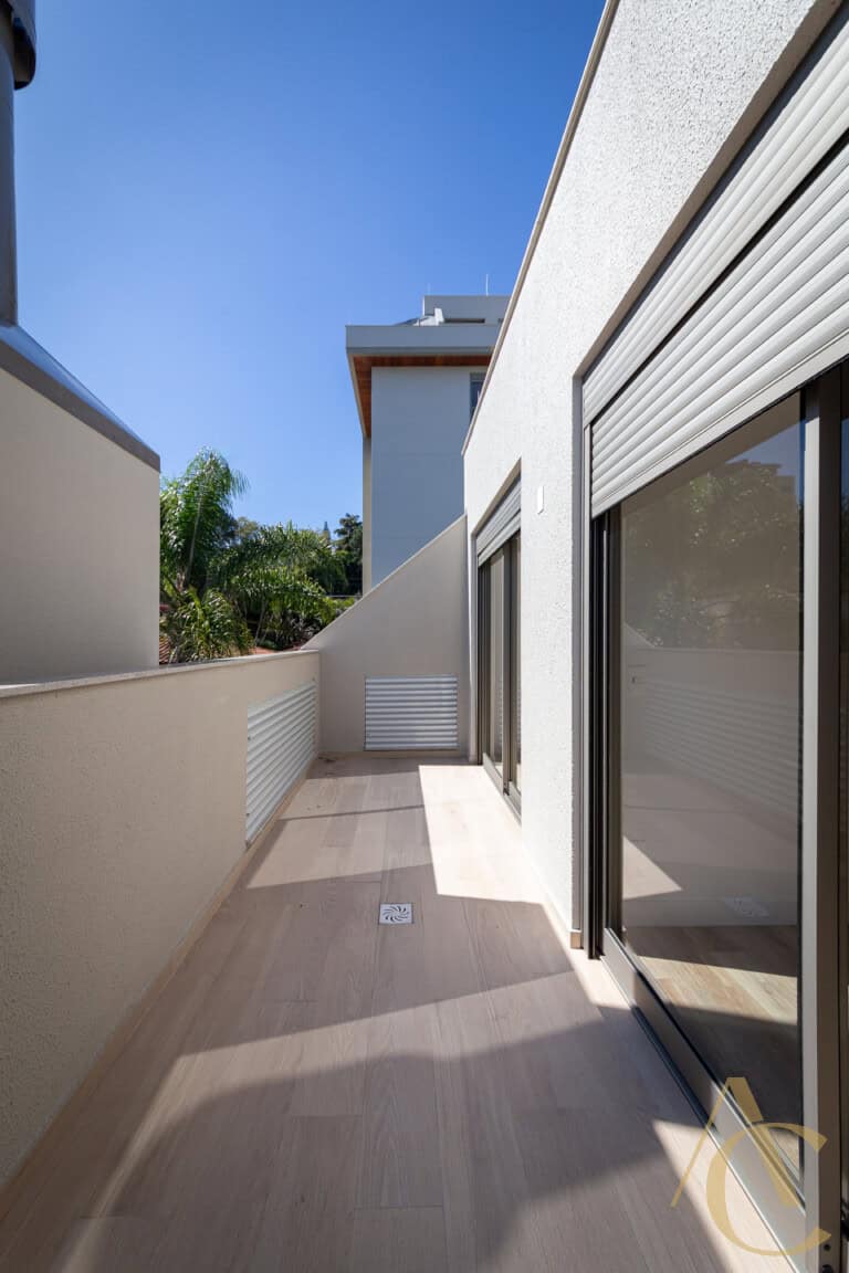 Apartamento duplex à venda – 2 suítes – João Paulo – Florianópolis/SC.