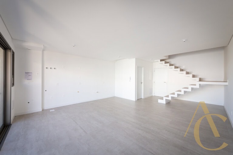 Apartamento duplex à venda – 2 suítes – João Paulo – Florianópolis/SC.