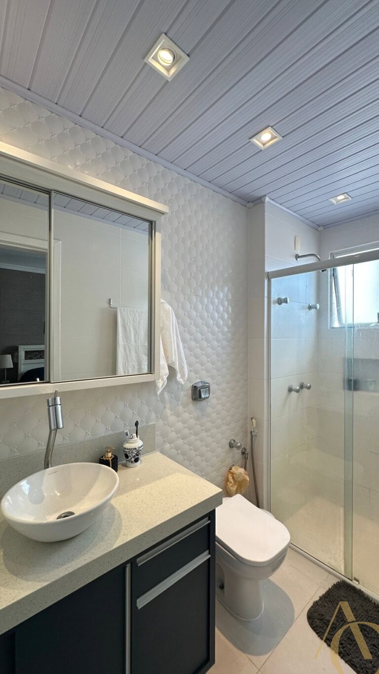 Apartamento à venda – 3 quartos sendo 2 suítes – Centro | Florianópolis/SC.