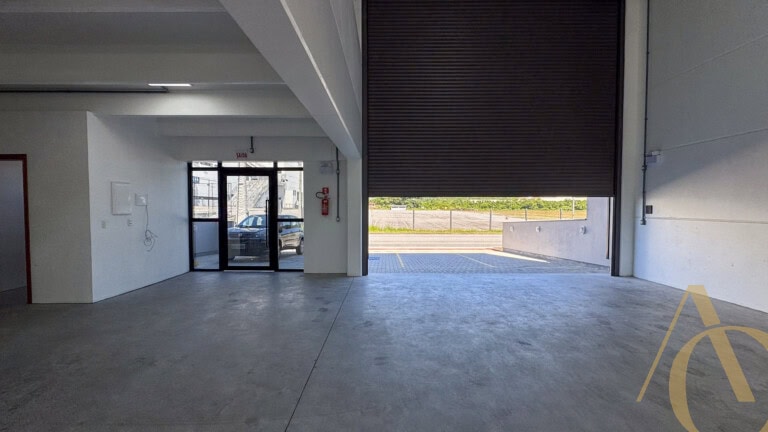 Galpão para alugar – 268,15m²  – Sertão do Maruim – São José/SC.