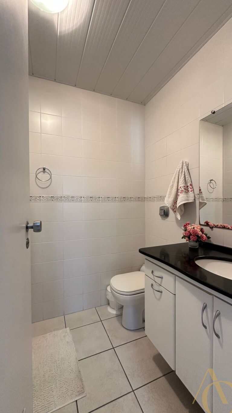 Apartamento à venda – 3 quartos sendo 2 suítes – Centro | Florianópolis/SC.