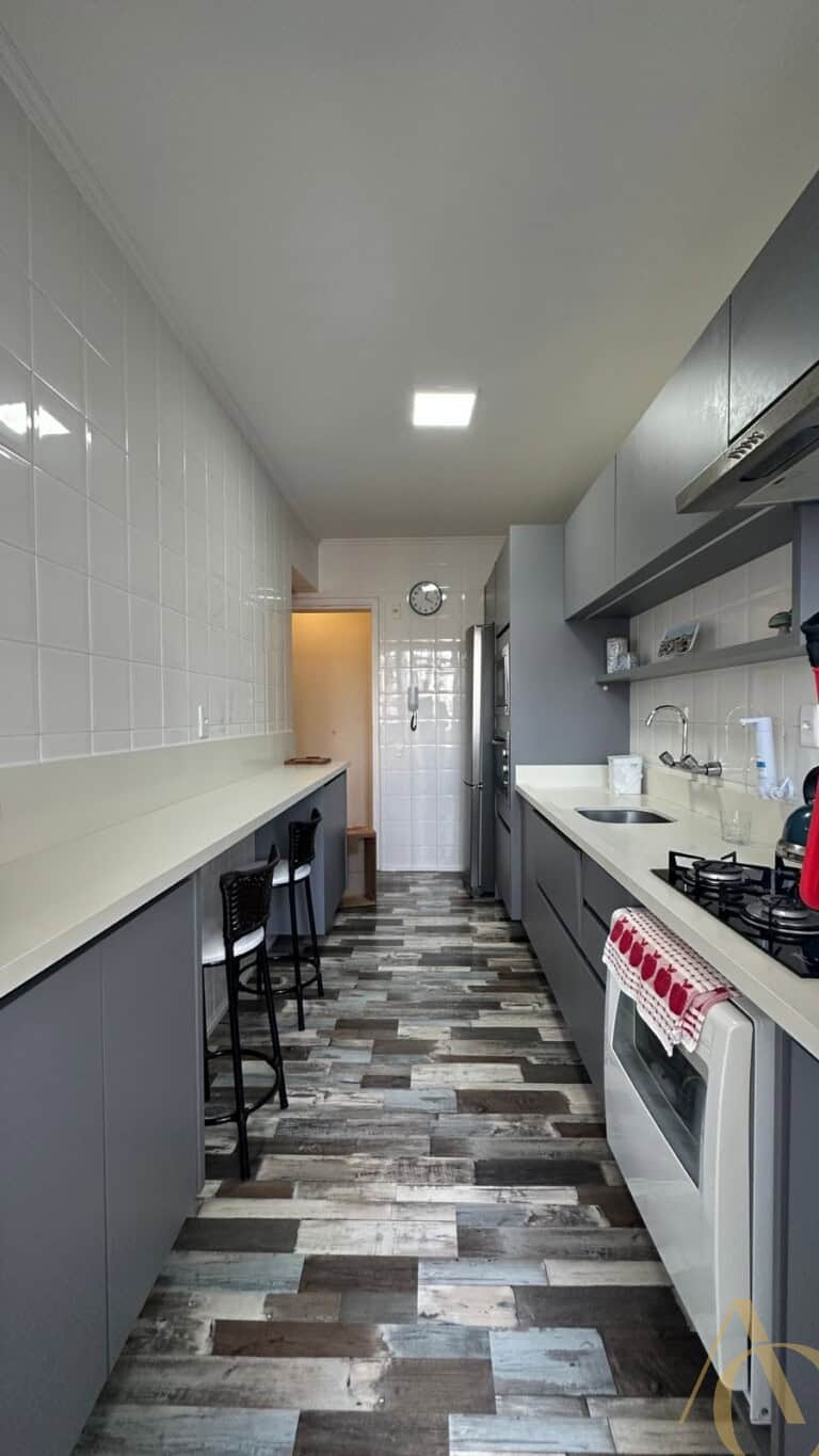 Apartamento à venda – 3 quartos sendo 2 suítes – Centro | Florianópolis/SC.