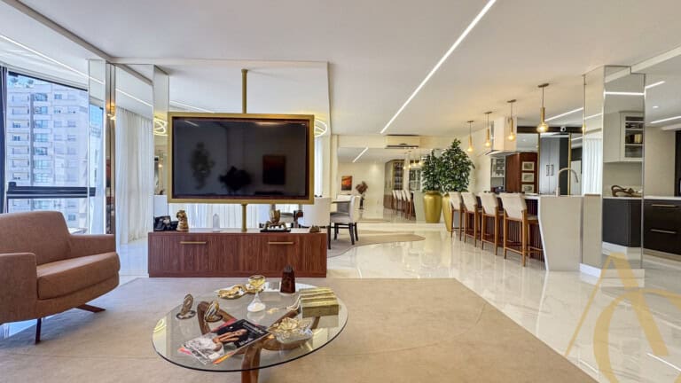 Apartamento à venda – 3 quartos sendo 2 suítes – Centro | Florianópolis/SC.