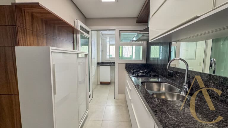 Apartamento para alugar – 1 suíte e 2 demi-suítes – Agronômica | Florianópolis/SC.