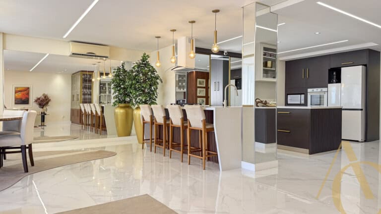 Apartamento à venda – 3 quartos sendo 2 suítes – Centro | Florianópolis/SC.