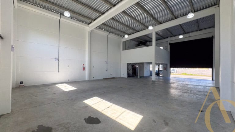 Galpão para alugar – 268,15m²  – Sertão do Maruim – São José/SC.