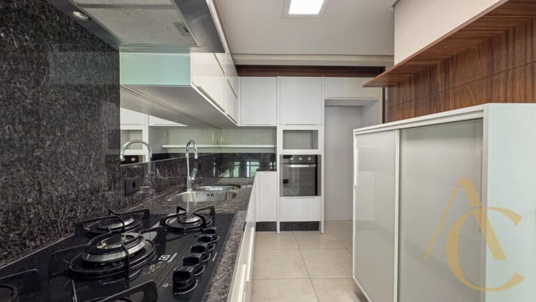 Apartamento para alugar – 1 suíte e 2 demi-suítes – Agronômica | Florianópolis/SC.