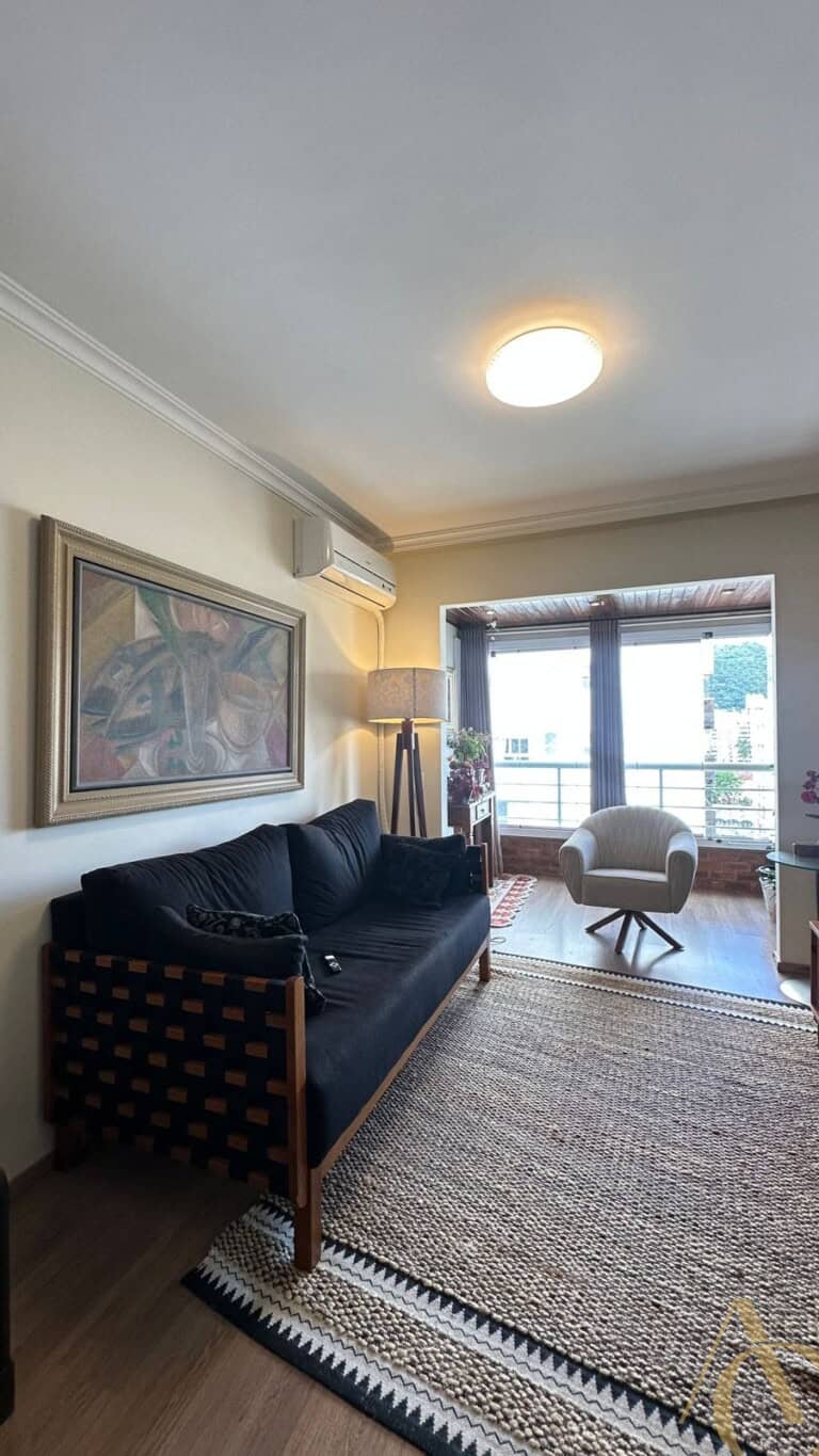 Apartamento à venda – 3 quartos sendo 2 suítes – Centro | Florianópolis/SC.