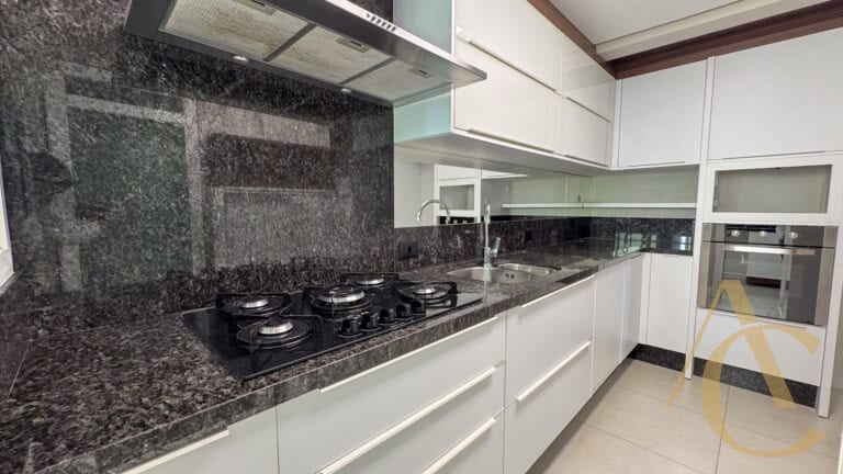 Apartamento para alugar – 1 suíte e 2 demi-suítes – Agronômica | Florianópolis/SC.