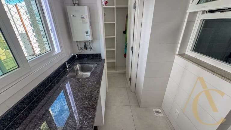 Apartamento para alugar – 1 suíte e 2 demi-suítes – Agronômica | Florianópolis/SC.