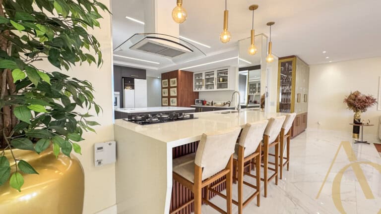 Apartamento à venda – 3 quartos sendo 2 suítes – Centro | Florianópolis/SC.