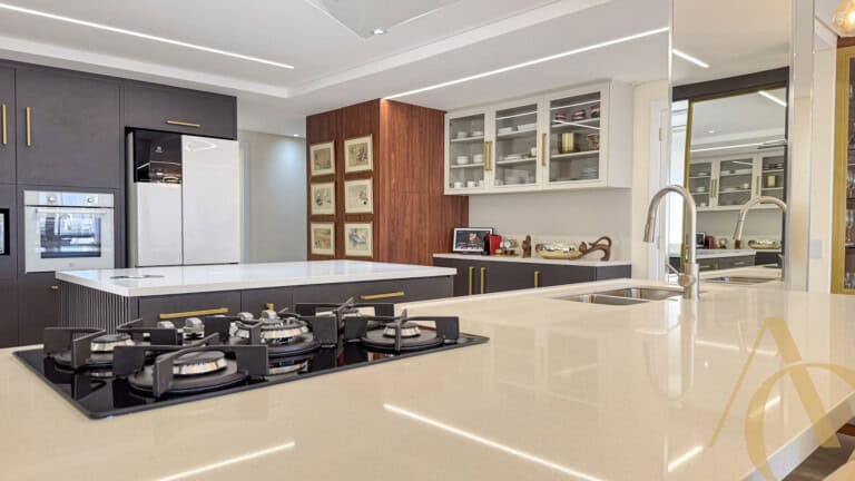 Apartamento à venda – 3 quartos sendo 2 suítes – Centro | Florianópolis/SC.