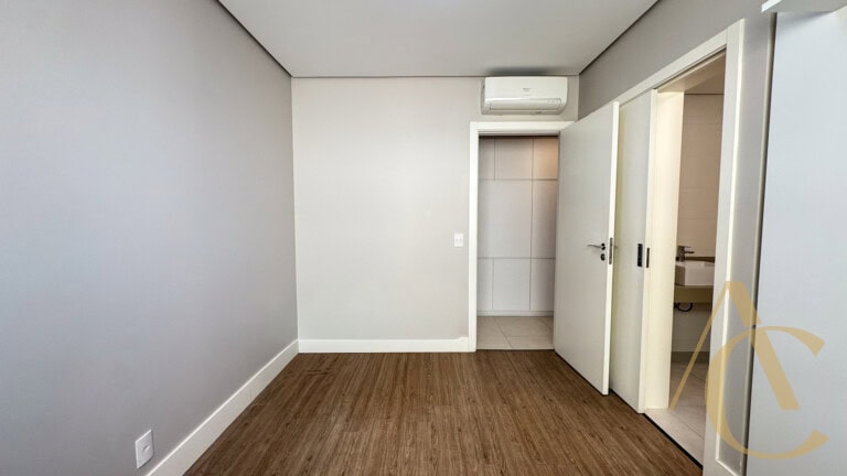 Apartamento para alugar – 1 suíte e 2 demi-suítes – Agronômica | Florianópolis/SC.